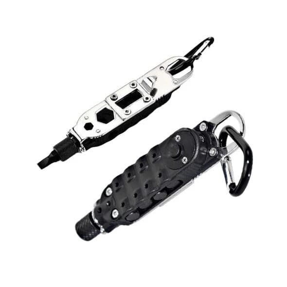 Multitool nøglering med LED lys - mini værktøj og skruetrækker - N.A.N.A.Værktøj Multitool nøglering med LED lys. Med en praktisk nøglering er du klar til enhver situation. Den lille nøglering gemmer på en række praktiske gadgets, som kan være nyttige i hverdagens situationer. Der er to store og to små bits på siden af ​​nøgleringen, som kan sættes ind i spidsen af ​​nøgleringen og bruges som nød-skruetrækker. På den anden side er der et LED lys og du finder også en flaskeåbner og en sekskantnøgle. Multitool er udstyret med en karabinhage for nem ophængning.