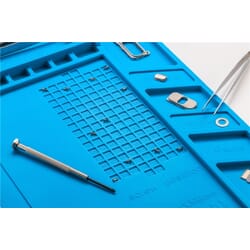 Silikone loddemåtte - varmebestandig antistatisk arbejdsflade. 400x300x6 mm.goobayDiverse loddeprodukter Blå Silikone loddemåtten er en special antistatisk varmebestandig måtte lavet af silikone, der bruges til at beskytte et skrivebord eller en arbejdsoverflade, mens elektroniske komponenter loddes. En antistatisk silikone loddemåtte på dit skrivebord hjælpe med at beskytte din arbejdsflade mod varme og snavs, holde orden og give en pålidelig antistatisk og holdbar arbejdsflade til lodning af elektroniske komponenter. Silikone loddemåtten måler 400x300x6 mm.