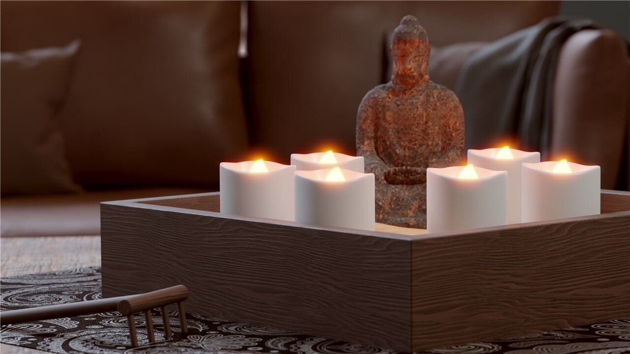 LED fyrfadslys med fjernbetjening - kan genoplades - 6 stk.goobayDekoration Hvid LED fyrfadslys med realistiske flimrende lys giver en en varm stemning - brug dem indendøre, i et tørt miljø i haven, på altanen eller på terrassen. De absolut drypfrie, flammefri stearinlys er ideelle som sikker LED-dekoration til fester, fødselsdage, bryllupper, jul, påske, halloween mm. Fyrfadslysene kan styres med den medfølgende fjernbetjening. Med 7-knaps fjernbetjening kan indstilles timer, 5-niveau dæmper og 2 lystilstande (fast lys, flimrende lys). Fyrfadslysene kan genoplades med en almindelig USB-A lader. 5V USB opladekabel medfølger i pakken. Genopladning er smart, miljøvenligt og du slipper helt for batteriskifte. LED Fyrfadslys passer i alle standard fyrfadsholdere med en diameter på 3.9 cm.