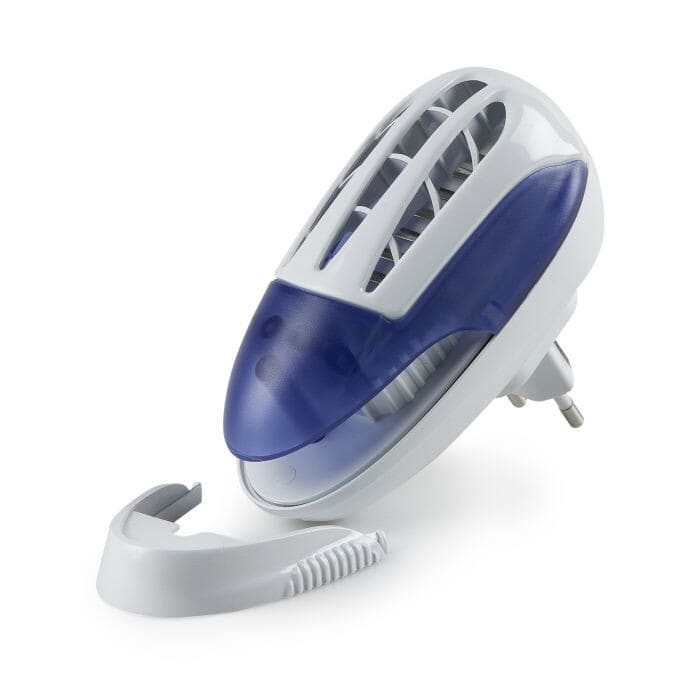 DOMO KX011 Insect Killer with UV Light, 1 W, IndoorSay goodbye to mosquitoes and flies indoors. The DOMO KX011 insect killer attracts insects with UV light and quickly eliminates them through a high-voltage grid. Just plug it into a power outlet and let it do the work; the removable tray and included cleaning brush make maintenance easy. For best results, place the unit 1.5 to 3 m above the floor and away from other light sources. With only 1 W power consumption, compact size and silent operation, the KX011 is a discreet, chemical-free choice for kitchens, living rooms or bedrooms. For indoor use only.N.A.