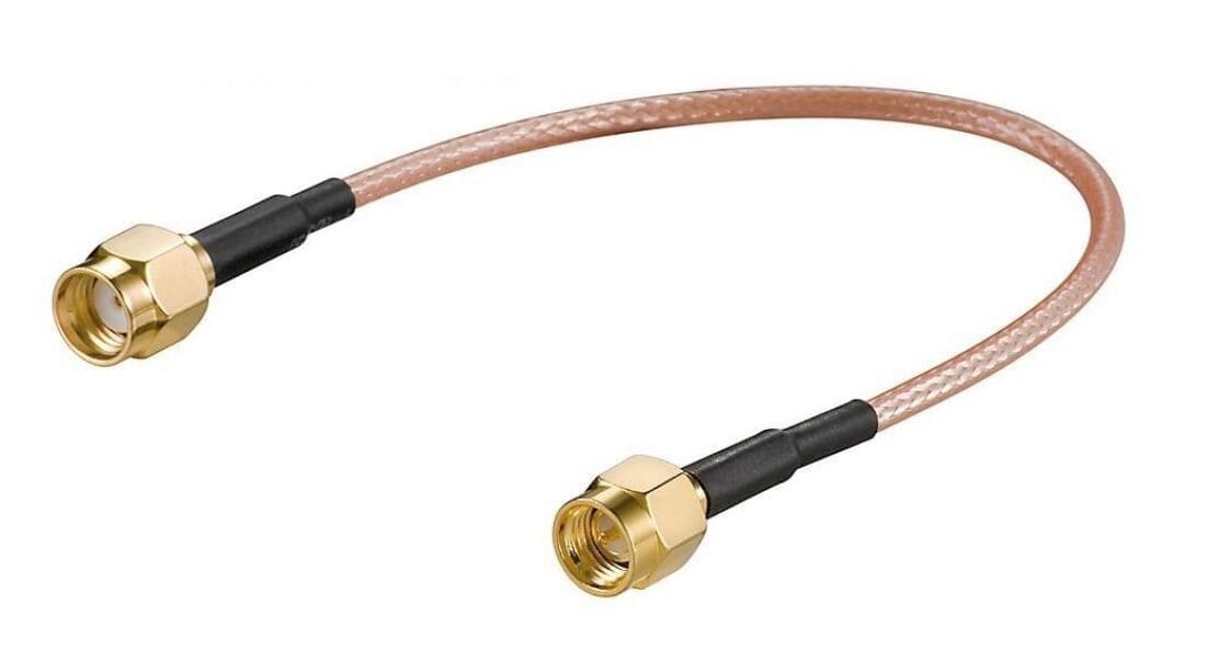 Adapter cable SMA - reverse SMAAdaptor cable for WLAN router SMA female > SMA male. Adaptercable to connect an antenna with SMA connector to a WLAN Router with SMA Reverse connector.SMA to SMA reverse (RP-SMA) adapter cable for WiFi/WLAN antennas Short RG316 coax adapter cable (15 cm) with gold-plated contacts for connecting an external WiFi antenna (WLAN antenna) to routers and modems with SMA reverse (RP-SMA) antenna connectors. A practical solution when you want to improve coverage and signal by positioning the antenna more optimally.Tip: Always check whether your device uses SMA reverse (RP-SMA) or standard SMA, as they look similar but are not compatible.Order today for fast delivery from stock.goobay