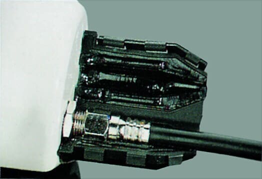 Waterlock - effektiv beskyttelse af F stik på parabol og antenne. Her vist ved montering af LNB.