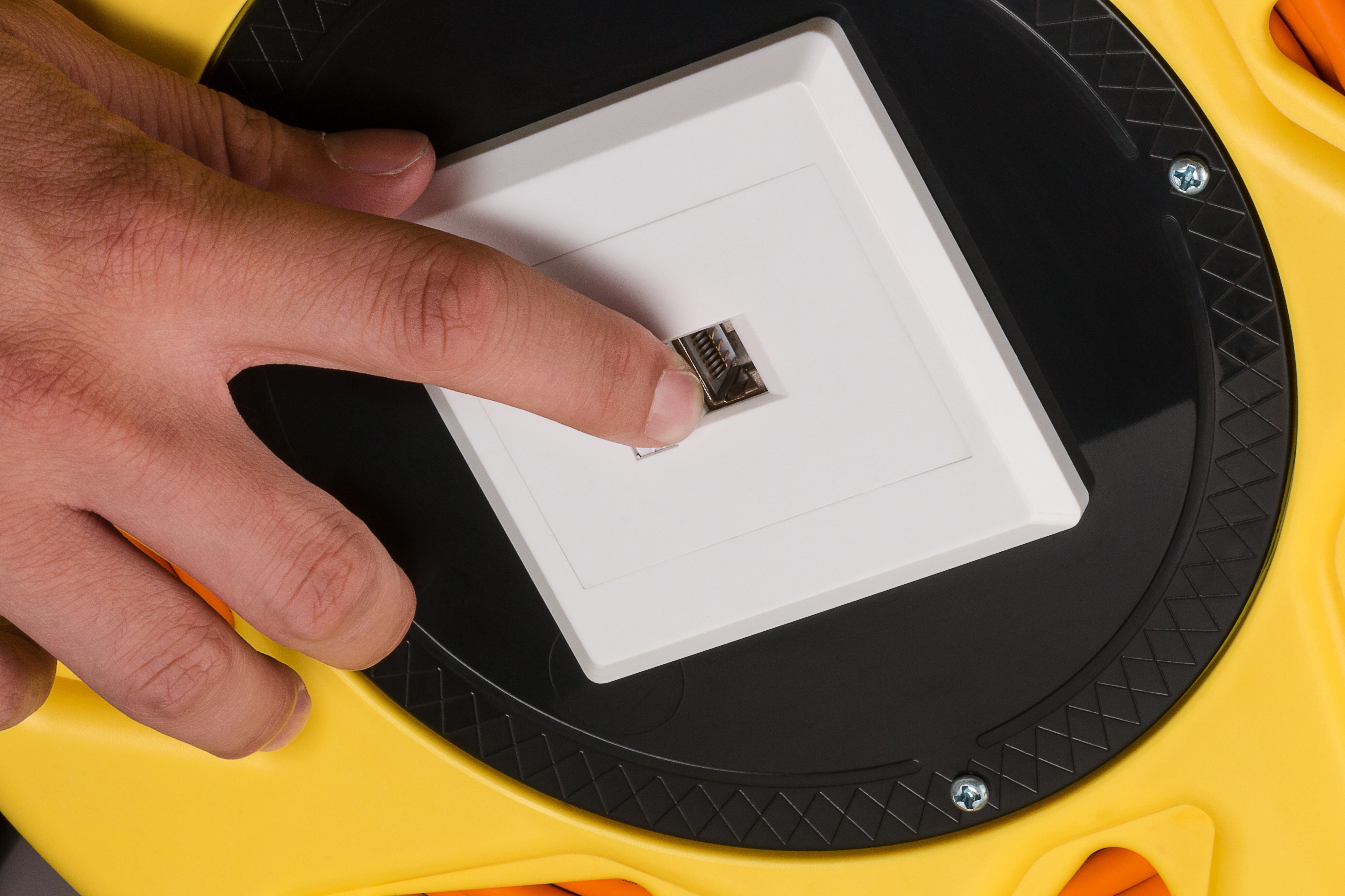 Kabeltromle, LAN netværkskabel 50 Meter med RJ45 bøsning og støvkappe.