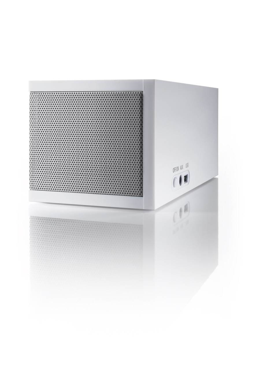 SoundBlock - elegant Bluetooth højttaler 360° lydfelt, hvid. Set fra side-bagside.