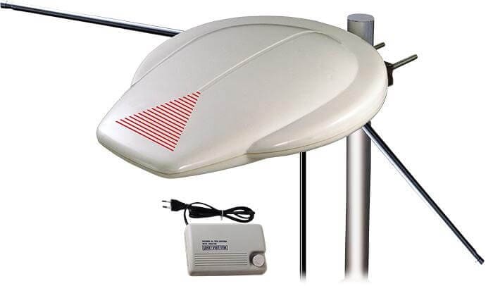 Maximum DAE-410 UFO antenne med kombineret strømforsyning og forstærker. Perfekt til campingvognen.