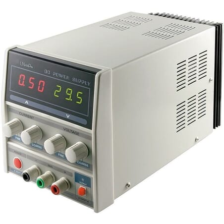 Strømforsyning variabel 0-30 volt,3A,med display