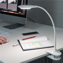 LED genopladelig bordlampe - monteret på skrivebordskant med klemme