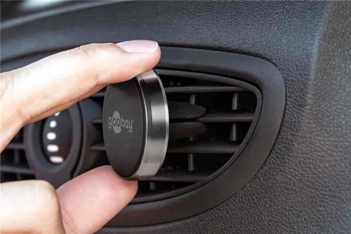 Magnet holder til mobiltelefon, universal. Brug bilens luftskakt som magnetisk holder til mobiltelefonen