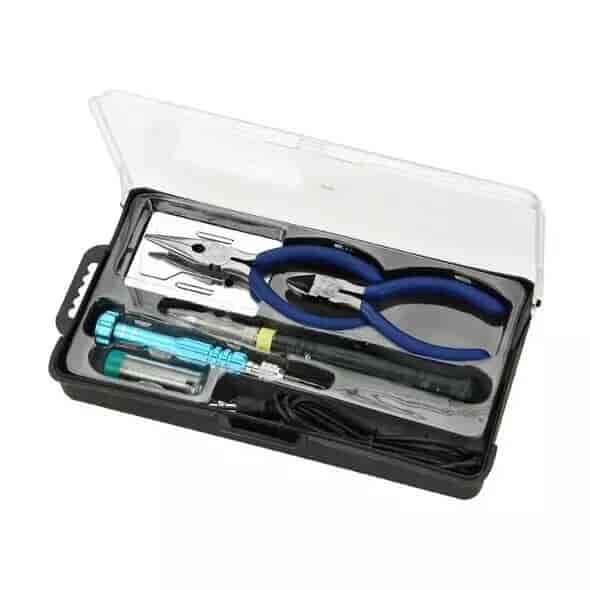 USB soldering iron 8W, complete set.Practical set for soldering and small repairs. Complete set, delivered in a plastic box. The USB soldering iron allows you to quickly and efficiently repair or install electrical equipment. The USB soldering iron has a power of 8W has a long, thin tip that can solder in hard-to-reach areas. Simply connect a suitable USB power supply (not included).N.A.