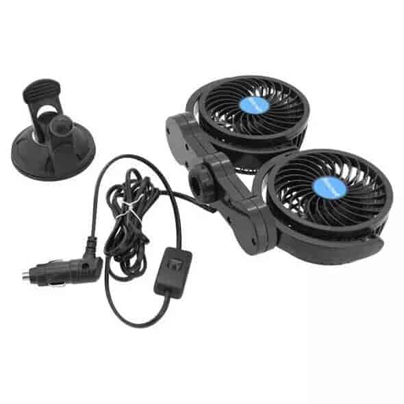 12V dobbelt blæser til bilen - justerbare ventilatorer, robust stativ og sugekop.N.A.Ventilatorer Sort 12V dobbelt ventilator. To justerbare ventilatorer med et robust stativ og sugekop. 12 V strømforsyning fra cigarettænderen. Ventilatorerne på 11 cm i diameter kan drejes takket være kugleleddet, og på samme tid kan hver blæser styres separat i næsten enhver retning takket være den roterende mekanisme på stativet.