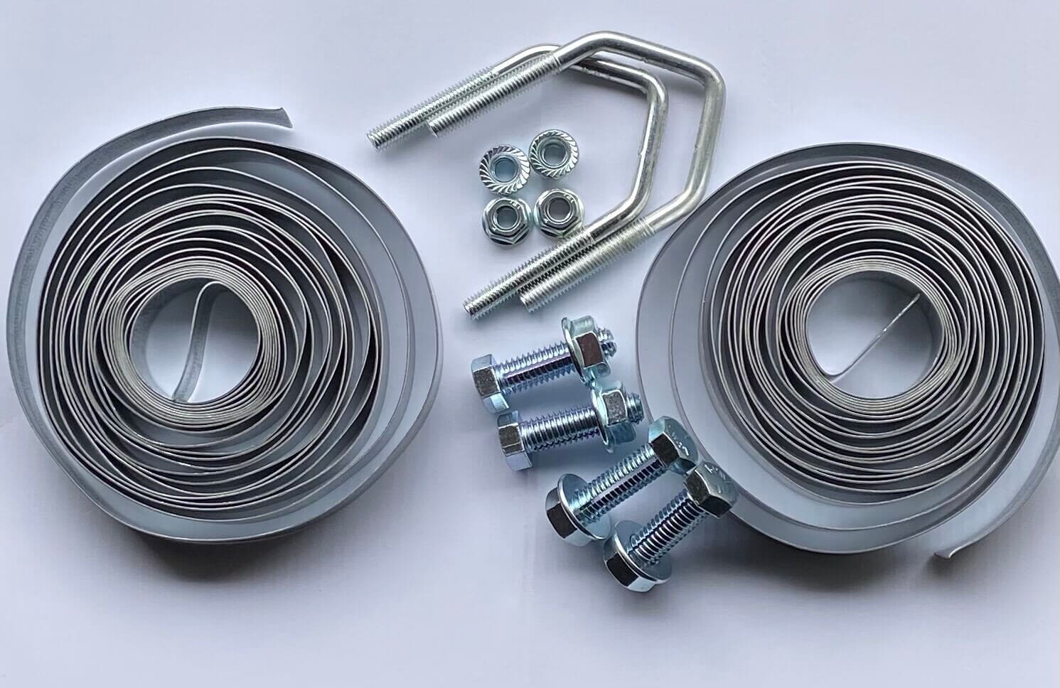 Chimney mount for antenna and satellite dish mast.Chimney mount for mounting antenna and dish on square chimneys. The chimney mount makes it possible to mount a mast on the chimney without drilling. Can be used for masts with a diameter of up to 50mm.Maximum